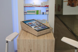 Multitouch-Beratungstisch in Beratungecke
